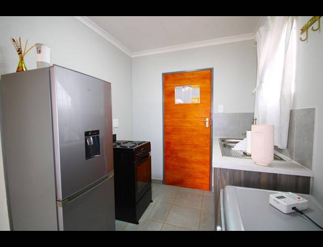 2 BEDROOM HOUSE FOR SALE IN CRYSTAL PARK